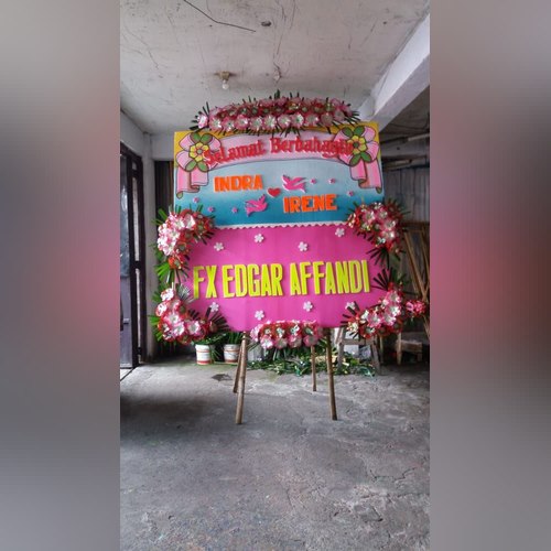 Papan Bunga Eksklusif untuk Pernikahan Impian Anda